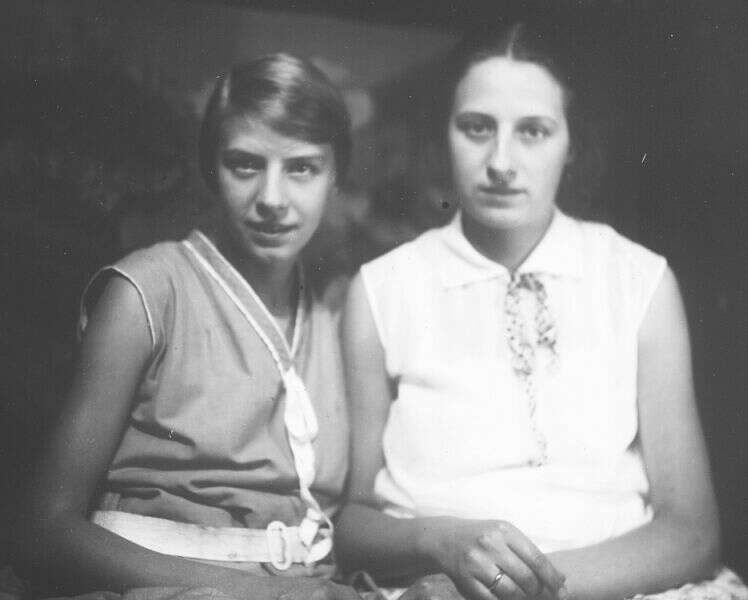 Klara und Irene ca.1927