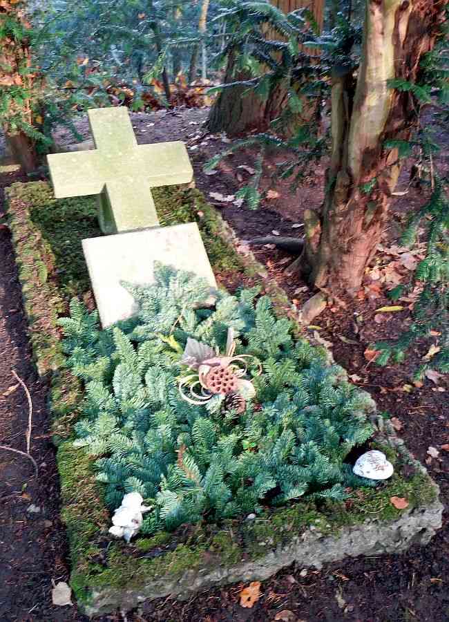 Vor 101 Jahren Sept. 1917 wurde Klara Hedwig Hartwig hier auf dem Friedhof in Bethel bei Bielefeld bestattet. (Bild fehlt)